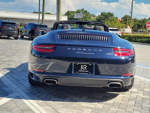 2019 Porsche 911 Carrera