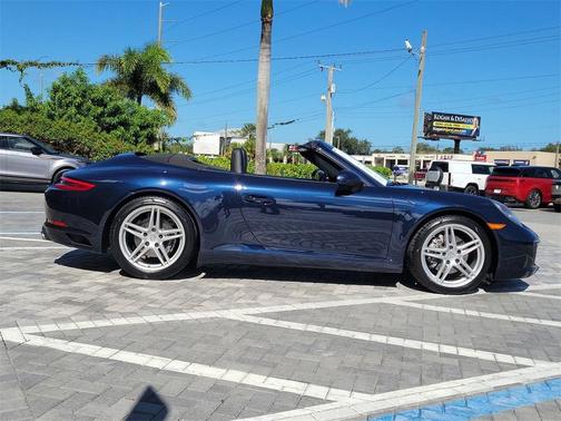2019 Porsche 911 Carrera