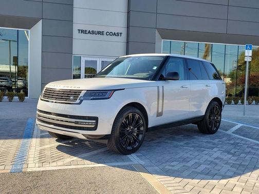 Ethereal Frost Silver In Gloss Finish 2026 Land Rover Range Rover P530 SE