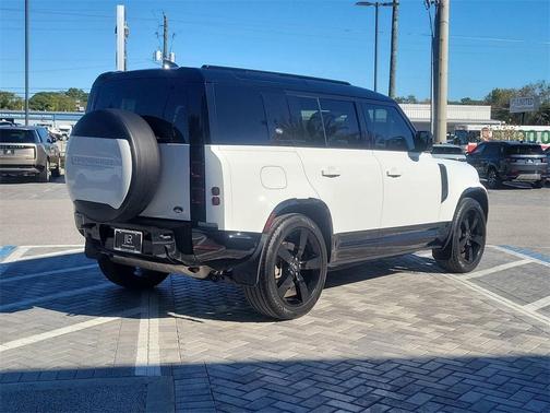 2023 Land Rover Defender 110 X-Dynamic SE