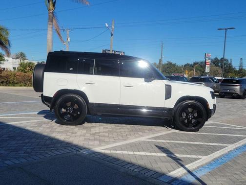 2023 Land Rover Defender 110 X-Dynamic SE