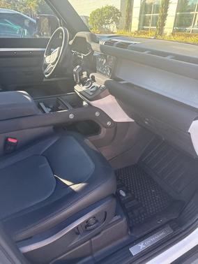 2023 Land Rover Defender 110 X-Dynamic SE