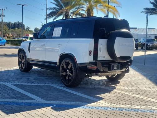 2023 Land Rover Defender 110 X-Dynamic SE