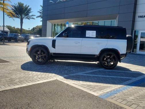 2023 Land Rover Defender 110 X-Dynamic SE