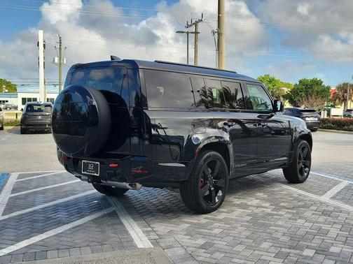 2026 Land Rover Defender P400 X