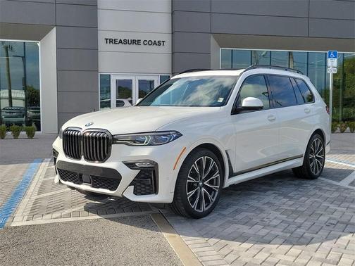 2021 BMW X7 M50i