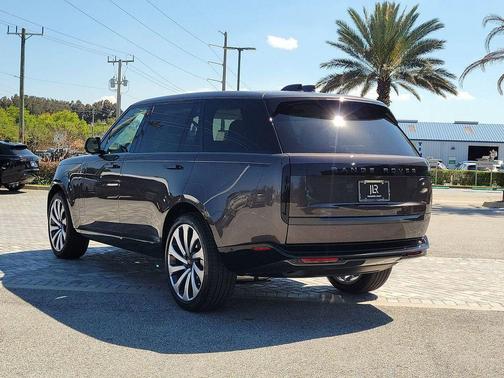 Charente Grey 2026 Land Rover Range Rover P400 SE 7 Seat