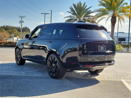 2026 Land Rover Range Rover P400 SE 7 Seat