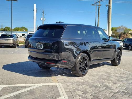 2026 Land Rover Range Rover P400 SE 7 Seat