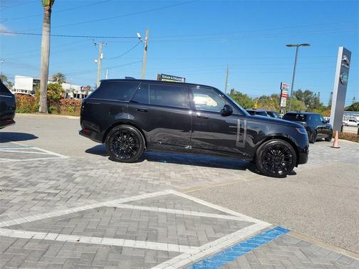 2026 Land Rover Range Rover P400 SE 7 Seat