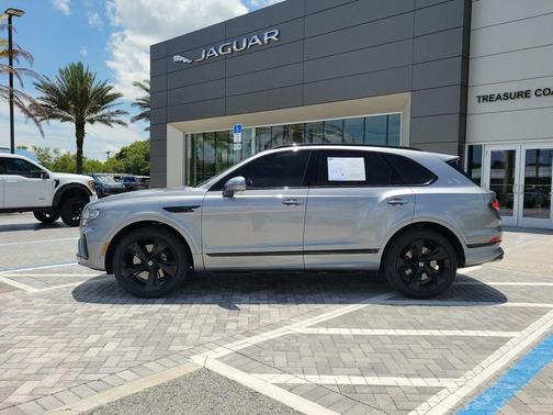 Storm Gray 2021 Bentley Bentayga V8
