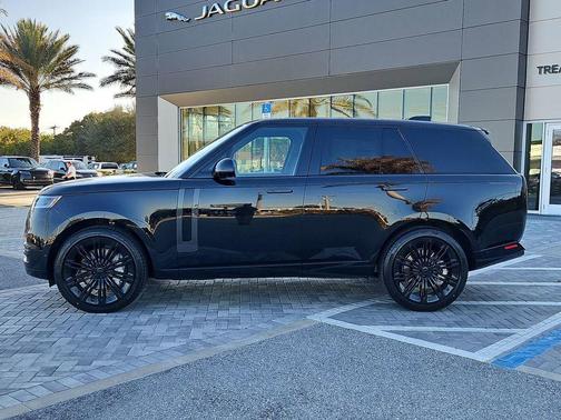 Santorini Black 2026 Land Rover Range Rover P530 SE