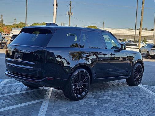 Santorini Black 2026 Land Rover Range Rover P530 SE