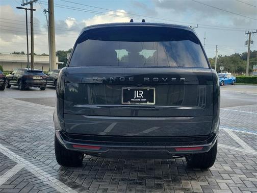 2025 Land Rover Range Rover P530 SE