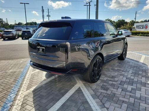 2025 Land Rover Range Rover P530 SE