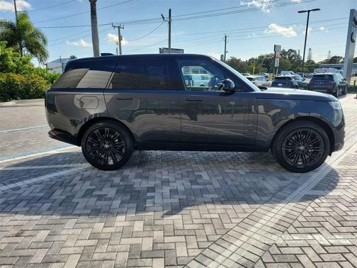 2025 Land Rover Range Rover P530 SE