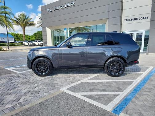 2025 Land Rover Range Rover P530 SE