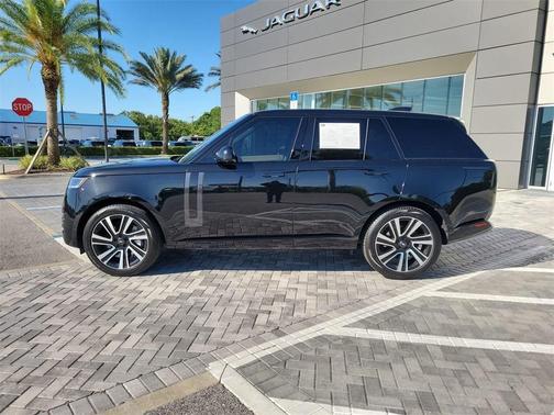 2023 Land Rover Range Rover P530 SE