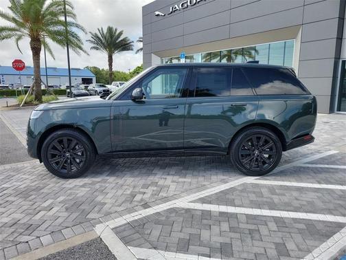 2025 Land Rover Range Rover P530 SE