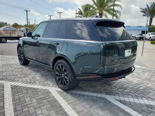 2025 Land Rover Range Rover P530 SE