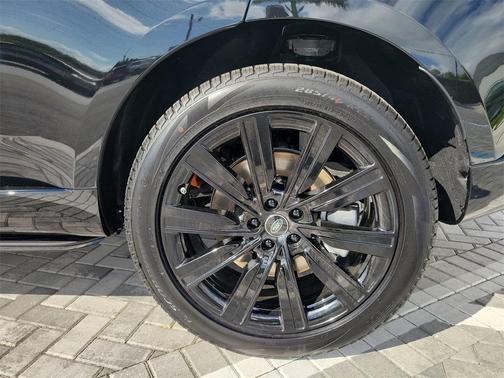 2025 Land Rover Range Rover P550e SE