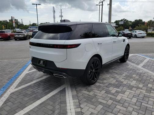 2025 Land Rover Range Rover Sport P360 SE