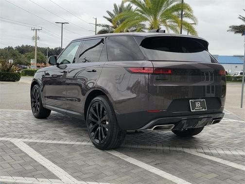 2026 Land Rover Range Rover Sport SE