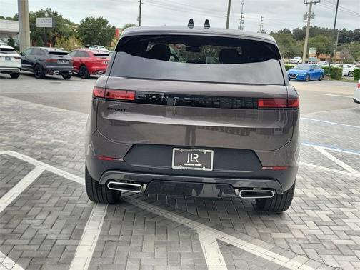 2026 Land Rover Range Rover Sport SE