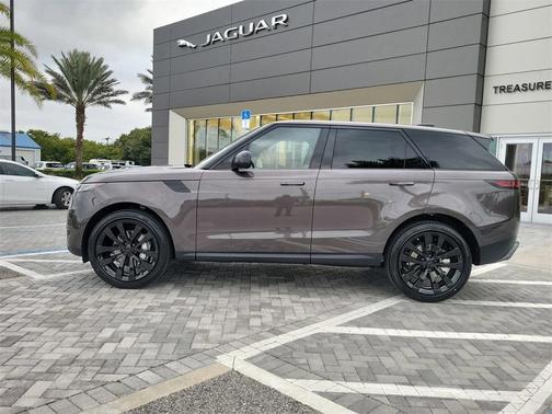 2026 Land Rover Range Rover Sport SE