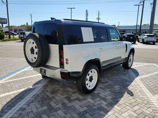 2025 Land Rover Defender P400 S