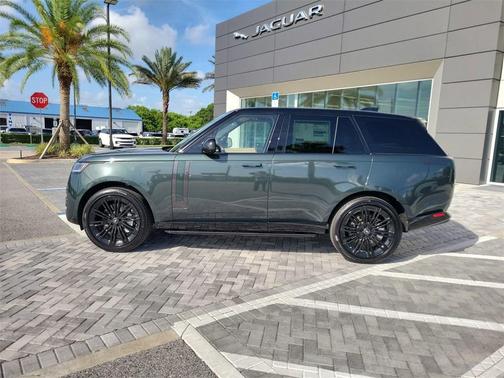 2025 Land Rover Range Rover P530 SE