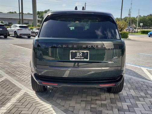 2025 Land Rover Range Rover P530 SE