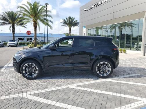 2026 Land Rover Range Rover Evoque Dynamic SE