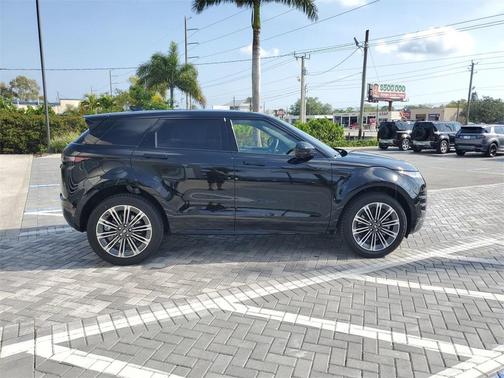 2026 Land Rover Range Rover Evoque Dynamic SE