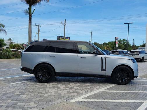 2026 Land Rover Range Rover P400 SE 7 Seat