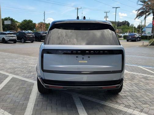 2026 Land Rover Range Rover P400 SE 7 Seat