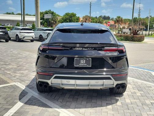 2020 Lamborghini Urus Base