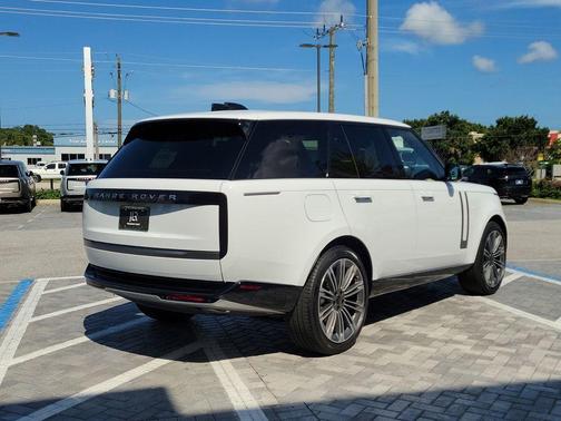 Fuji White 2026 Land Rover Range Rover P400 SE