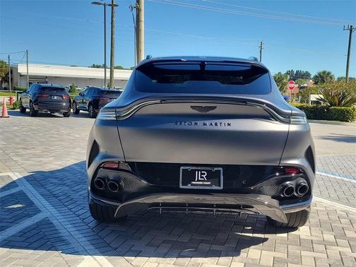 2025 Aston Martin DBX 707