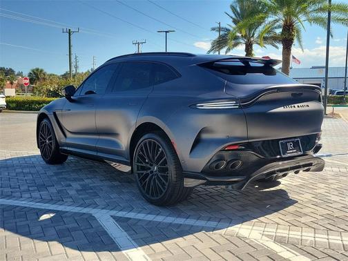2025 Aston Martin DBX 707