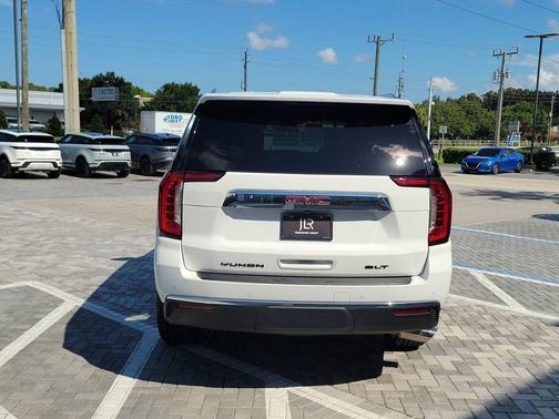 Summit White 2023 GMC Yukon SLT