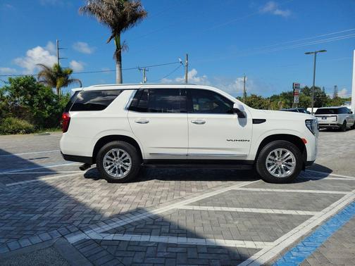 Summit White 2023 GMC Yukon SLT