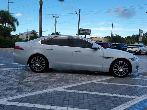2020 Jaguar XF 25t Prestige