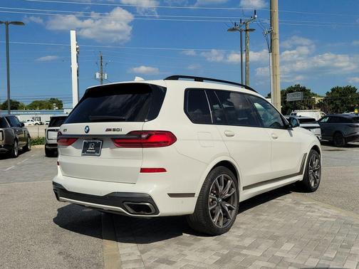 Alpine White 2022 BMW X7 M50i