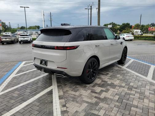 2025 Land Rover Range Rover Sport P460 Dynamic SE