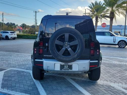 2025 Land Rover Defender P300