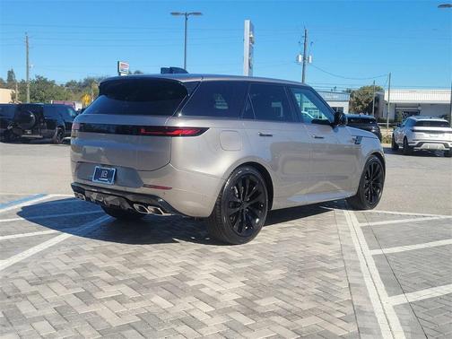 2026 Land Rover Range Rover Sport 5.0 Supercharged Dynamic