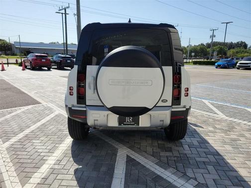 2023 Land Rover Defender 110 S