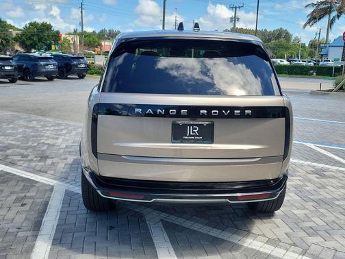 Batumi Gold 2026 Land Rover Range Rover P400 SE 7 Seat