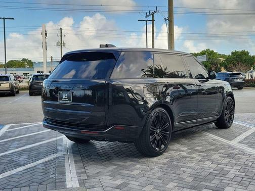 2024 Land Rover Range Rover AUTOBIOGRAPHY
